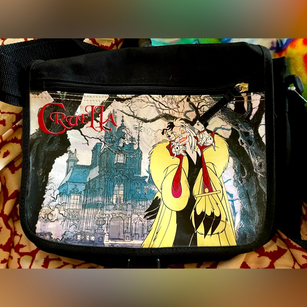 NWT Disney cruella crossbody purse